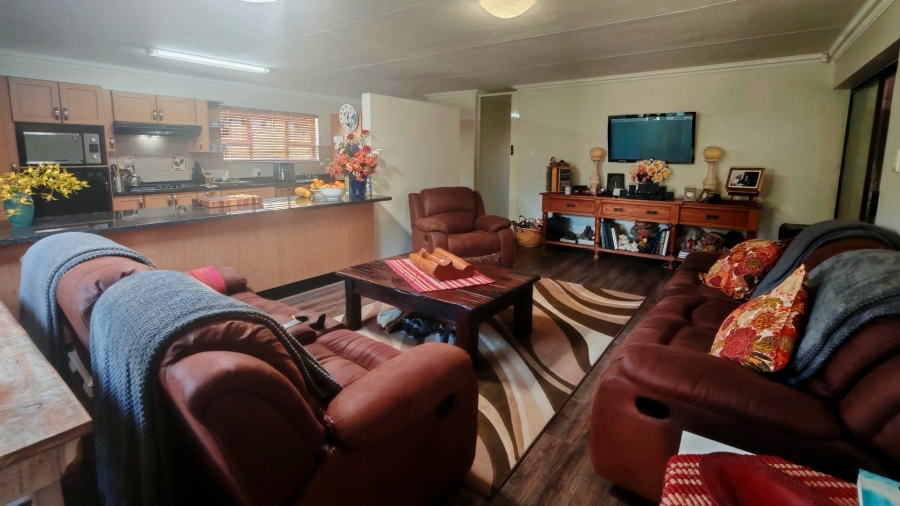 3 Bedroom Property for Sale in Fraaiuitsig Western Cape